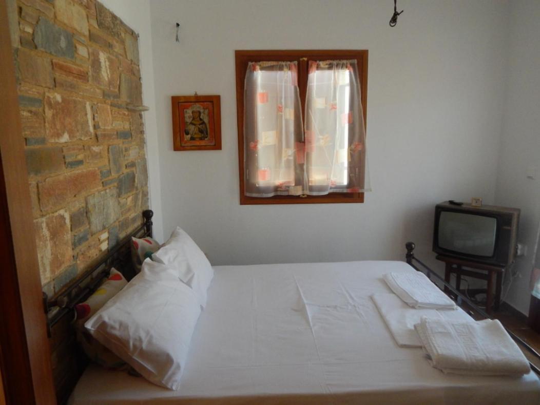 ميكري فيغلا Armonia Studios, Apartments & Villa الغرفة الصورة