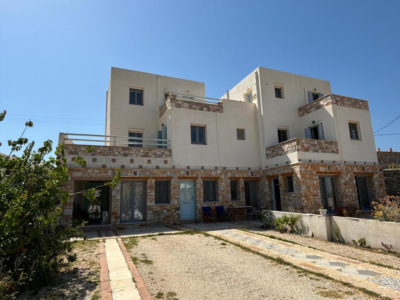 ميكري فيغلا Armonia Studios, Apartments & Villa المظهر الخارجي الصورة